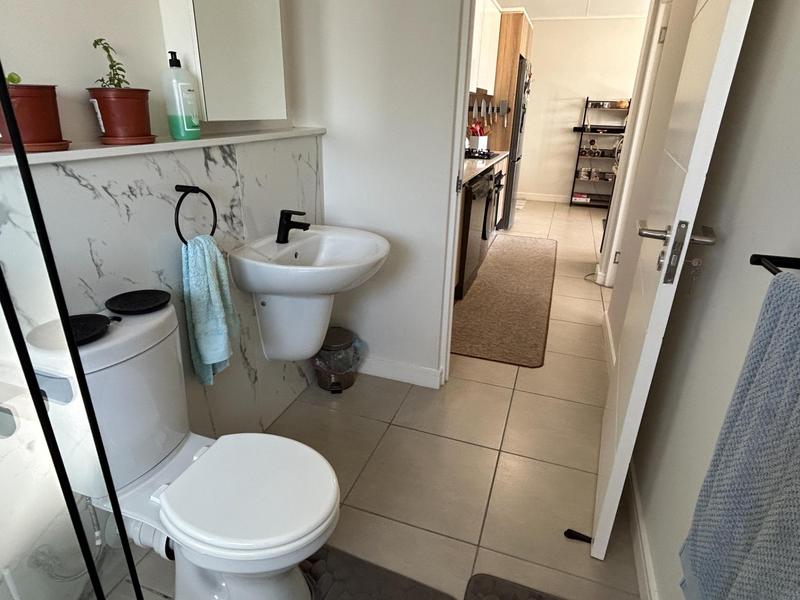To Let 1 Bedroom Property for Rent in Sandown Western Cape